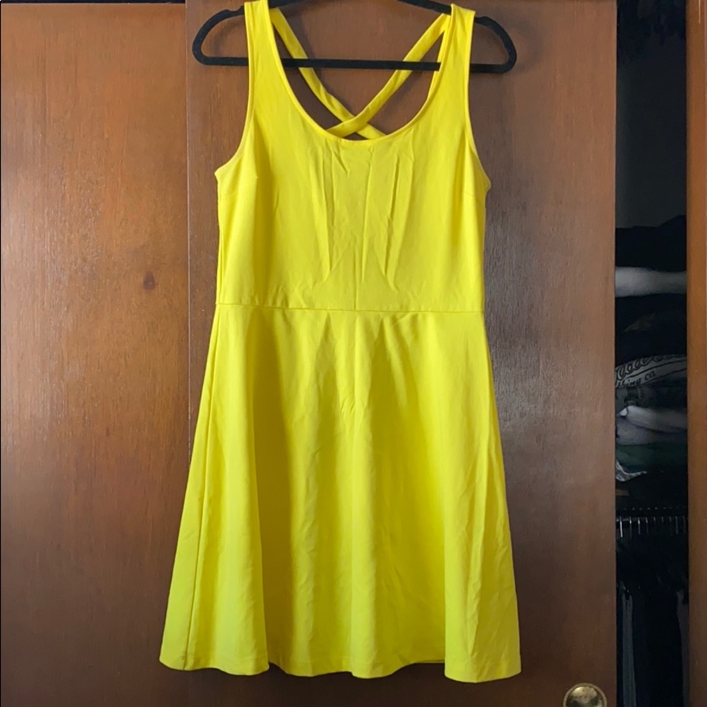 ⭐️ SALE ⭐️ H&M YELLOW SKATER DRESS